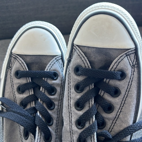 Women’s gray converse not sure if they have been worn at all - Picture 3 of 4